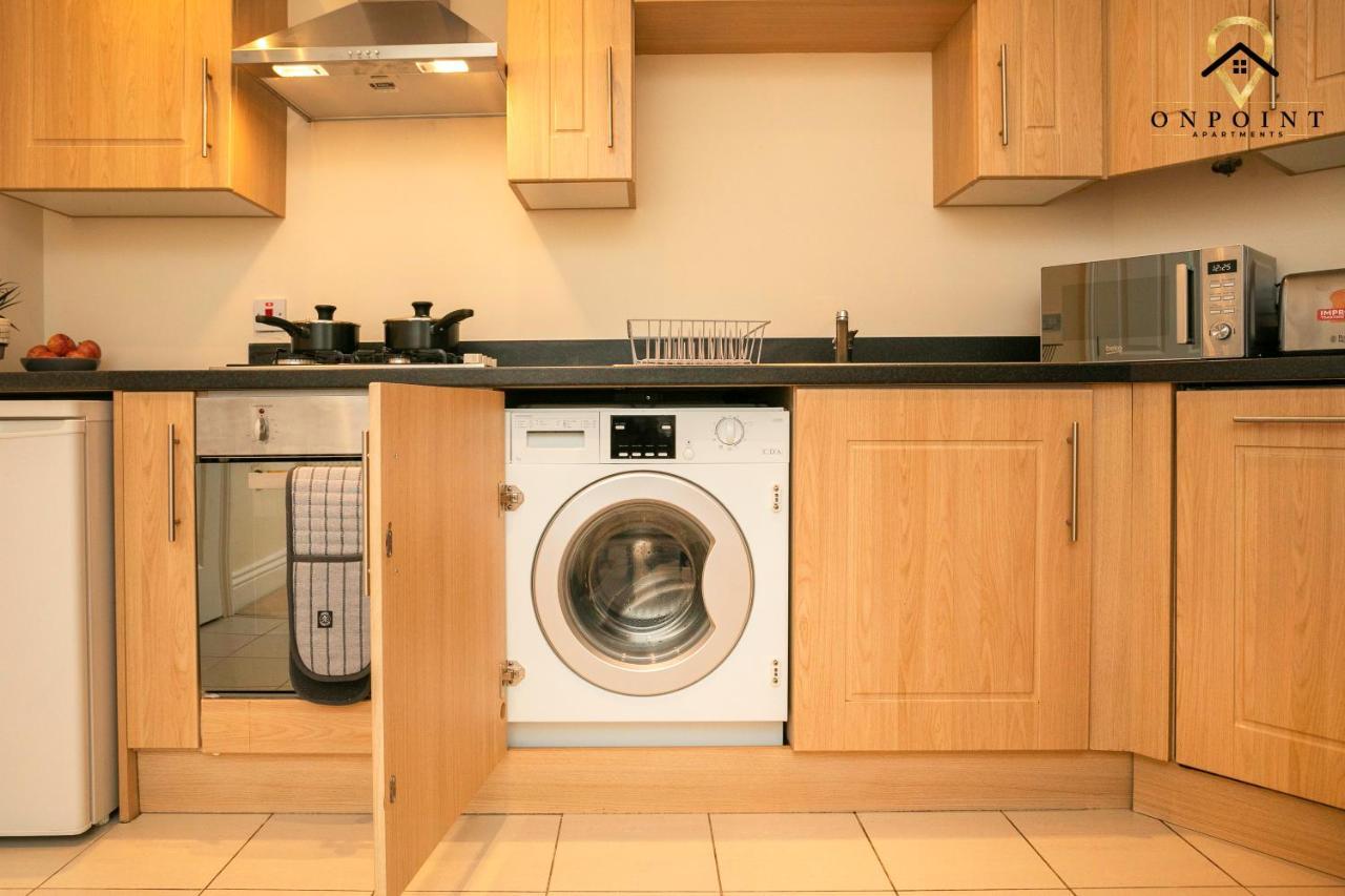 ✰Onpoint -Large 2 Bedroom Apt With Parking!✰ Nottingham Eksteriør billede