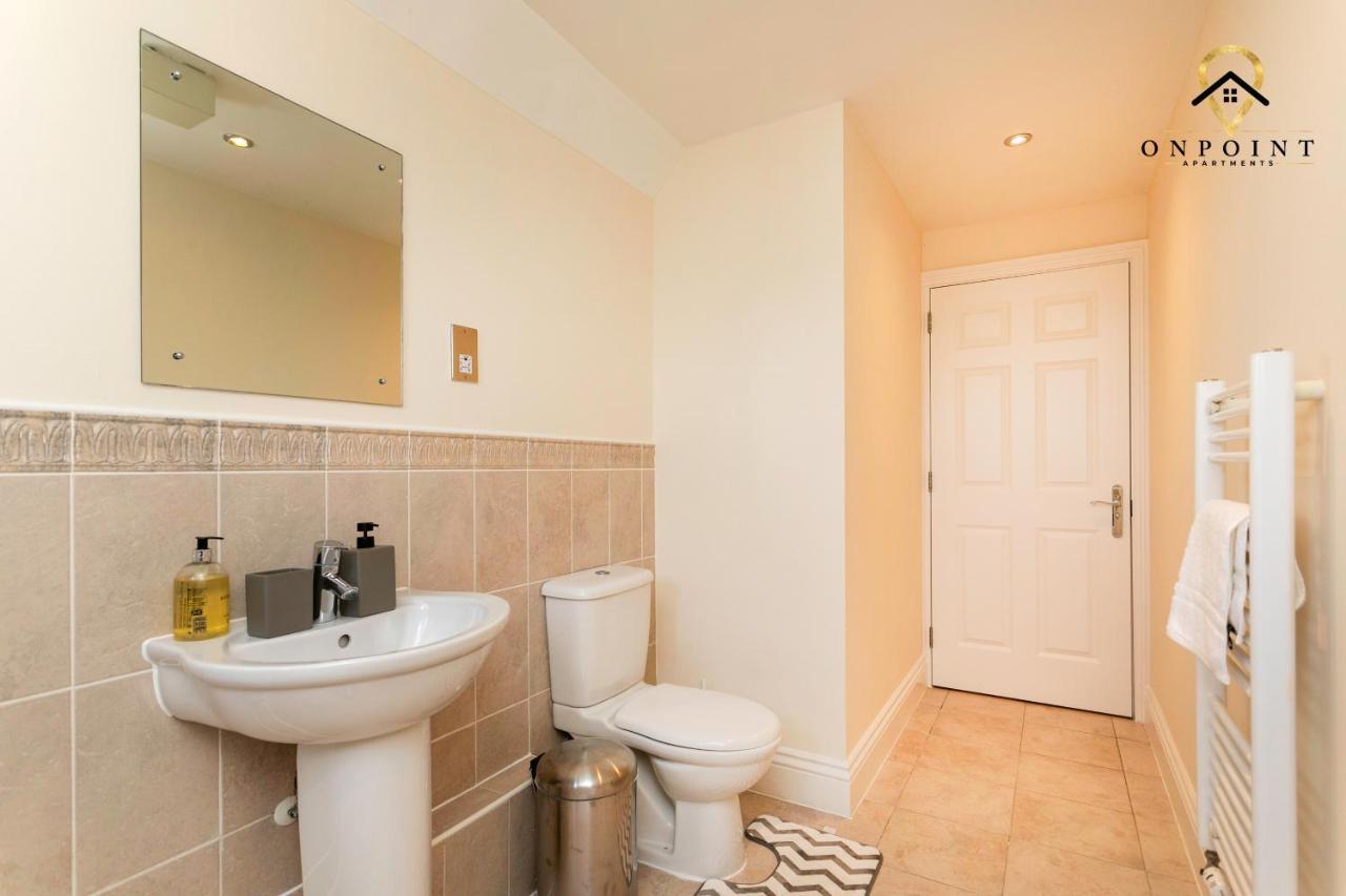 ✰Onpoint -Large 2 Bedroom Apt With Parking!✰ Nottingham Eksteriør billede